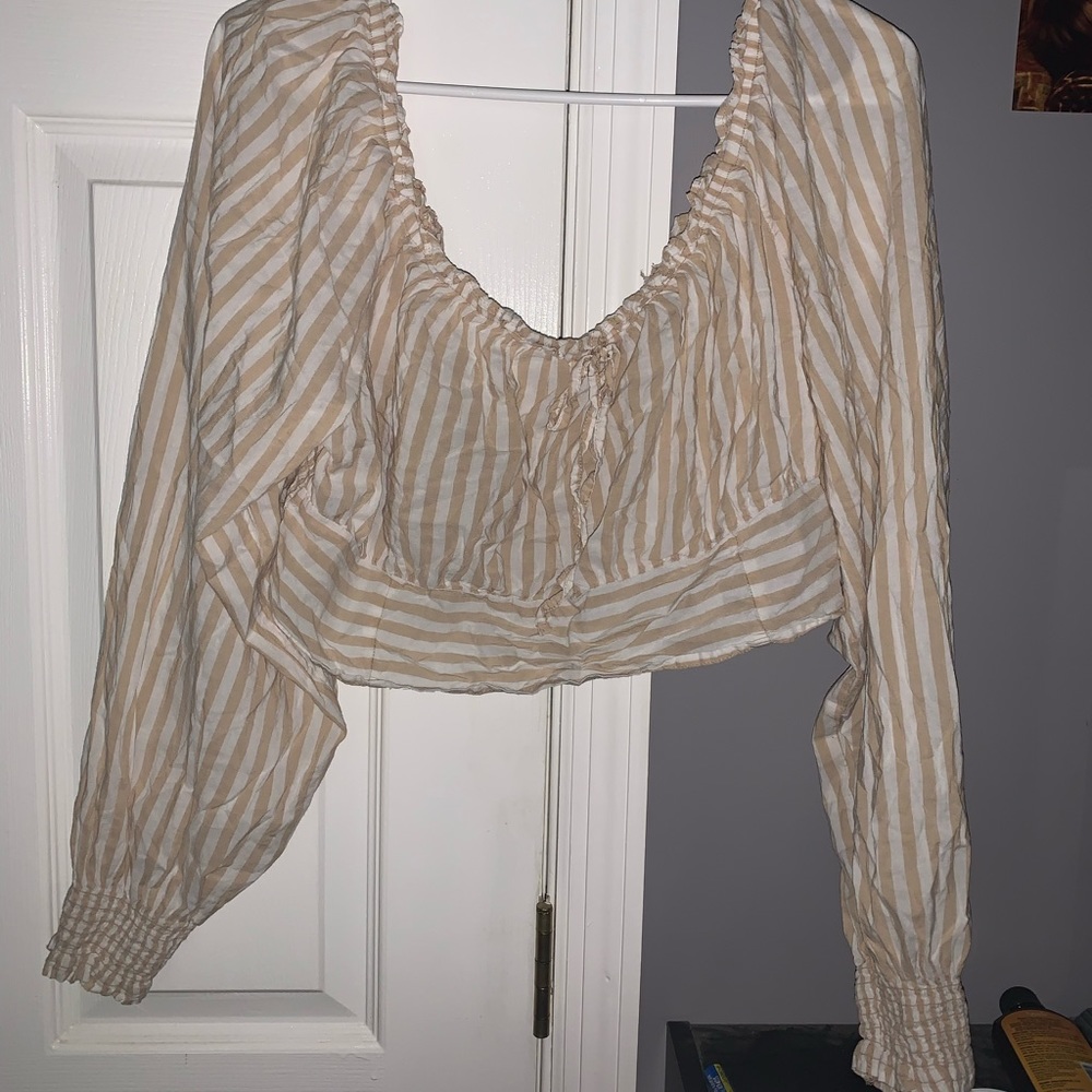 •• Aerie Striped Top ••